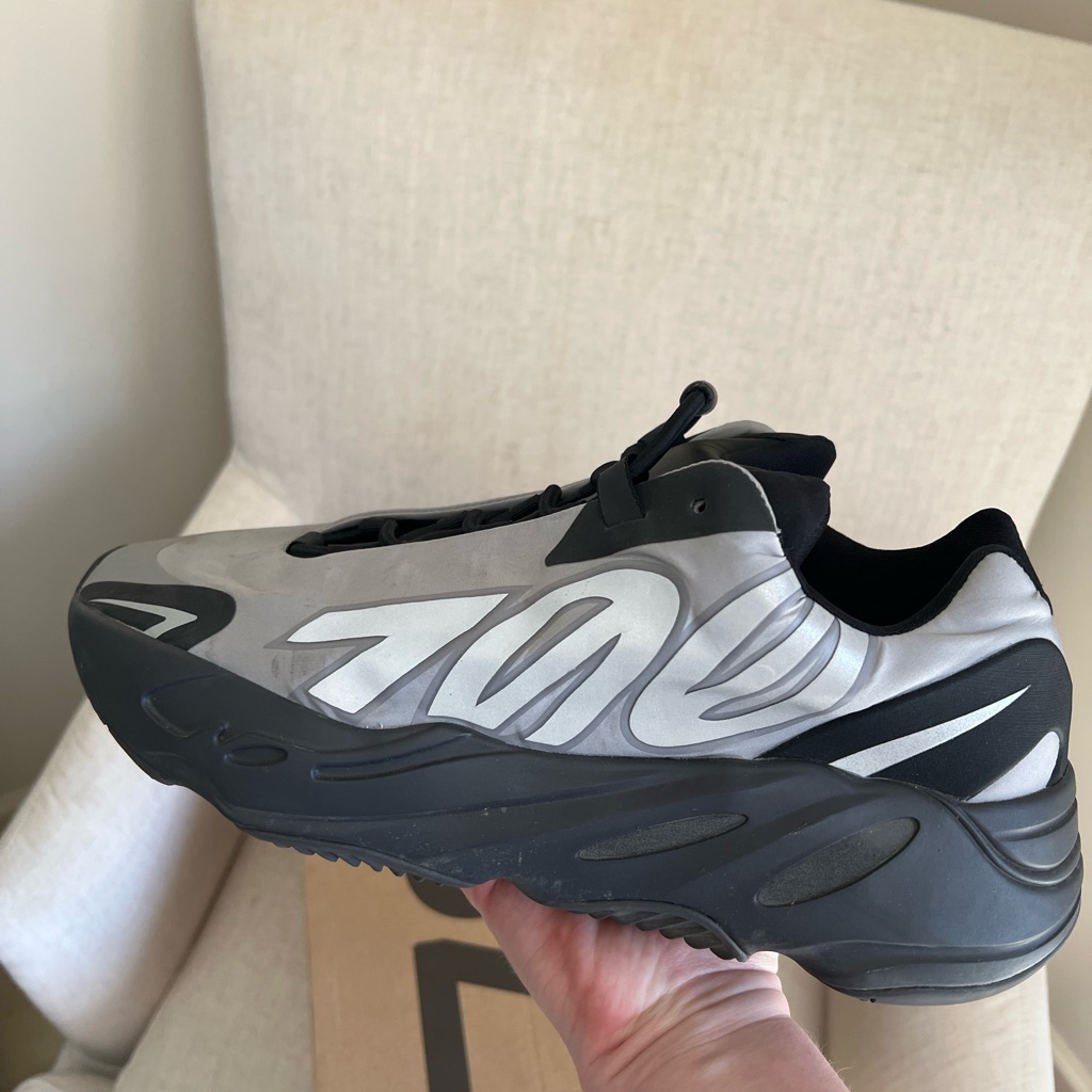 Yeezy Adidas Yzy 700 Mnvn